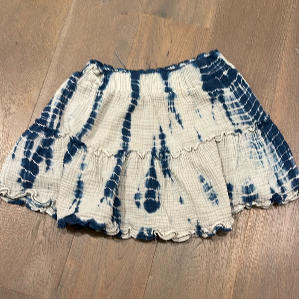 Olivaceous Women’s skirt
Size Small - Picture 1 of 2